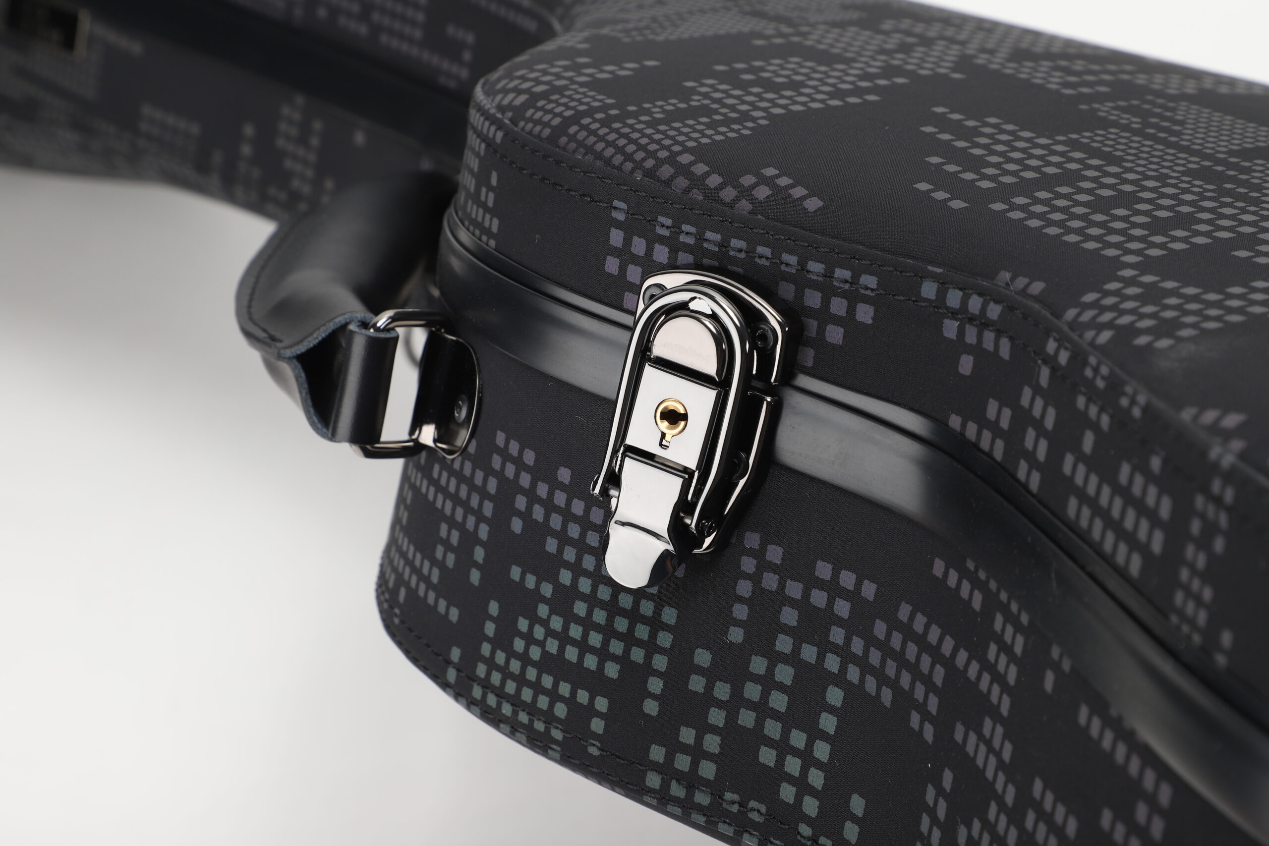 RM Carbon Fiber 39-inch Classical Black Crystal Guitar Case with Exquisite Interior, Thickened Waterproof and Shockproof(Carbon 5-C) - 图片 4